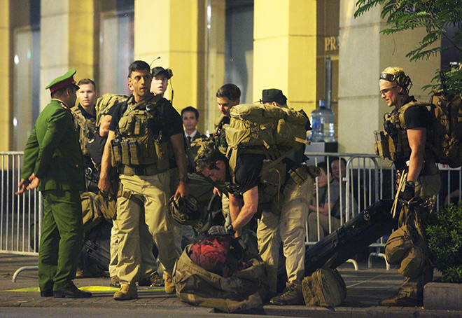 Trắng đêm bảo vệ Tổng thống Mỹ Donald Trump ở Hà Nội